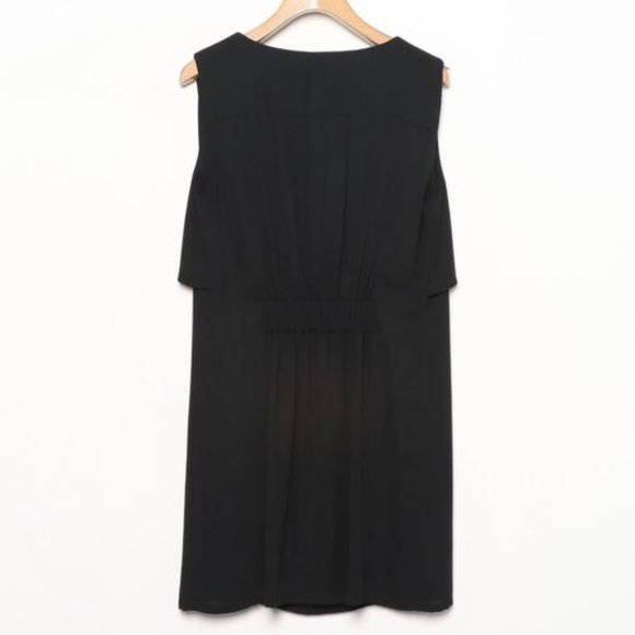 Back design knee length dress - Picture 2 of 8